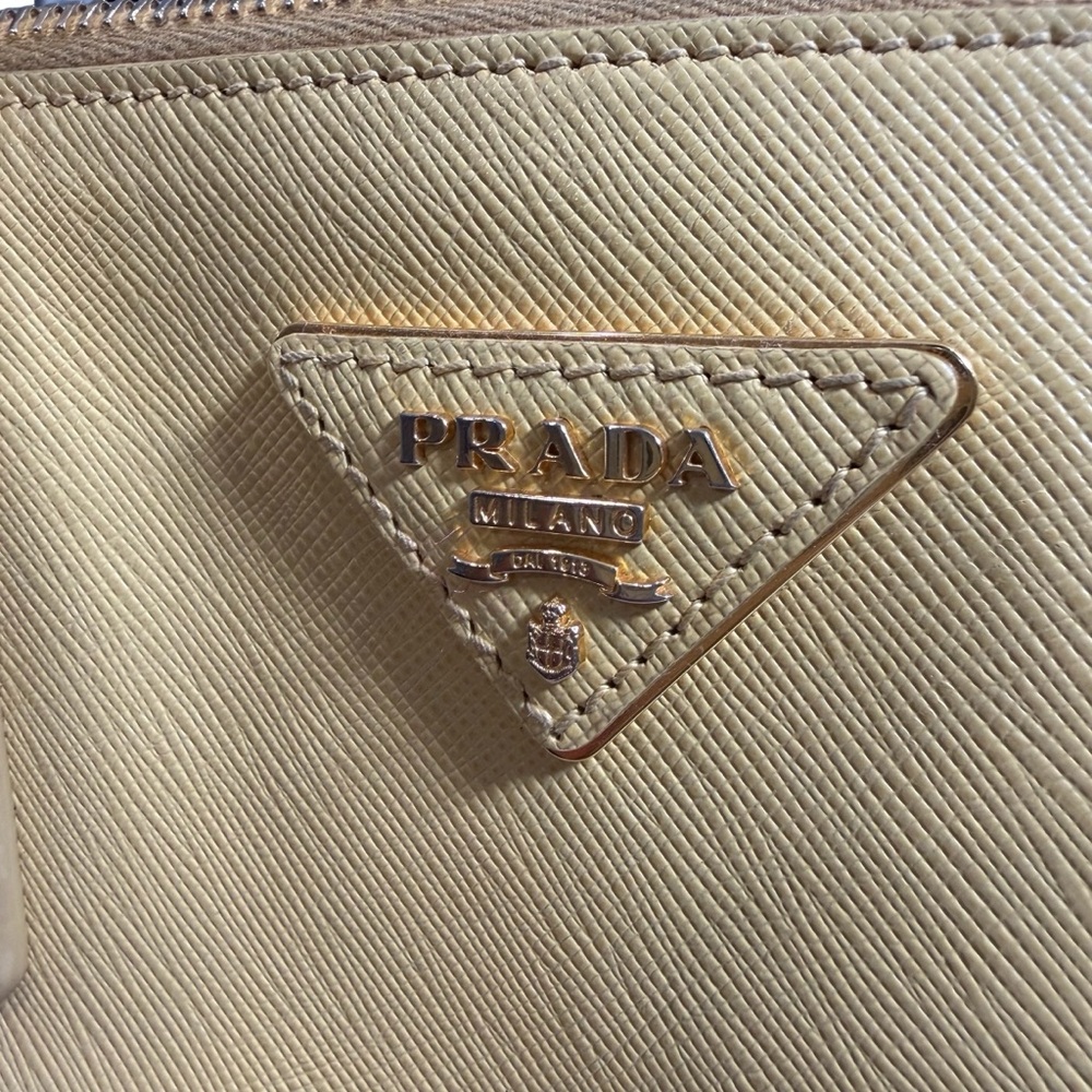 Authentic Prada Ginestra Saffiano Lux Leather Large Galleria‎ Tote - Picture 5 of 16